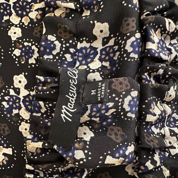 Madewell Silk Gardenhouse Off-the-Shoulder Top in Abstract Floral - Picture 5 of 6